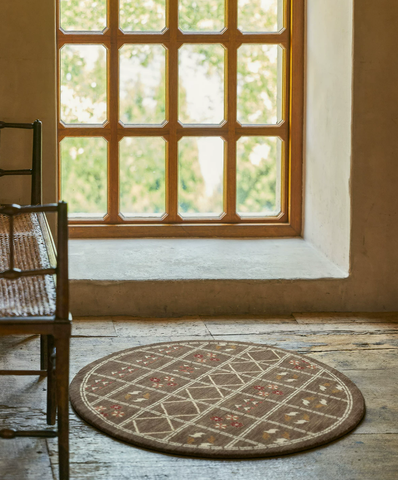 Brown Script Heritage Wool Round Rug